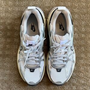 Nike - V2K Women's Shoe